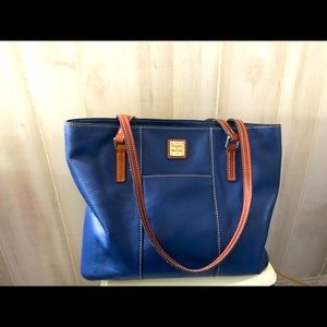 Dooney and Bourke tote bag.